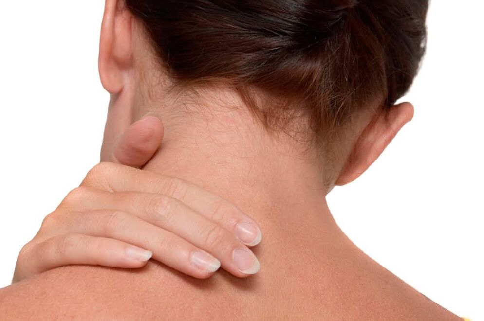 dolor en el cuello debido a la osteocondrosis