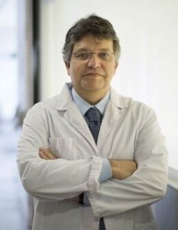 Médico reumatólogo Alberto Rubio